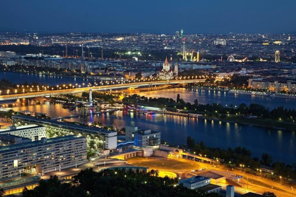 Schoenes Living Am Donauufer Вена Экстерьер фото