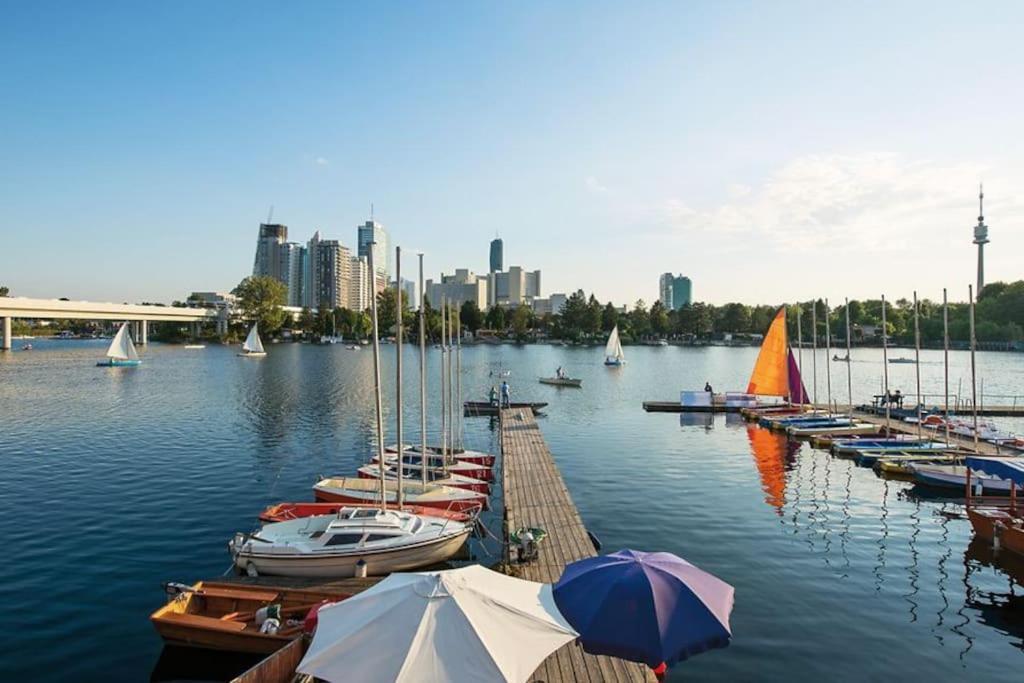 Schoenes Living Am Donauufer Вена Экстерьер фото