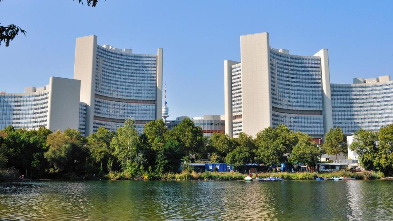 Schoenes Living Am Donauufer Вена Экстерьер фото